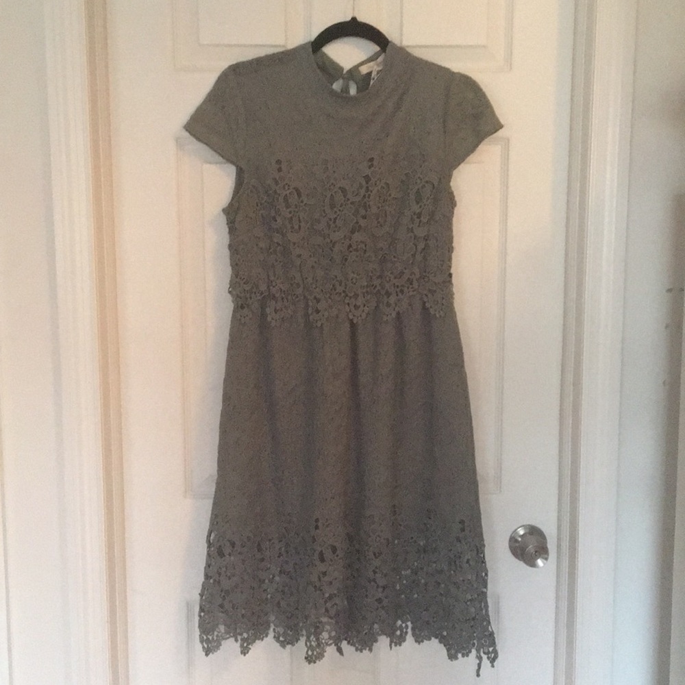!! 3 for $20!! Neiman Marcus dress with open back